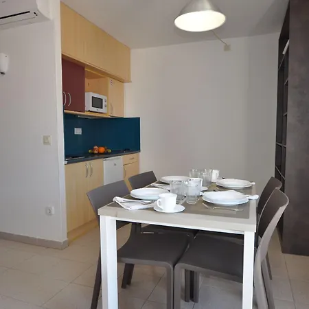 Aparthotel Safari 2*