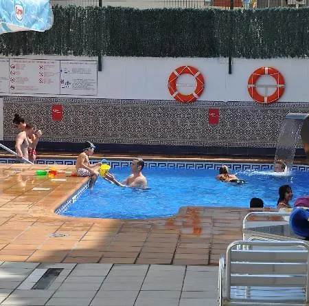 Safari Aparthotel 2*